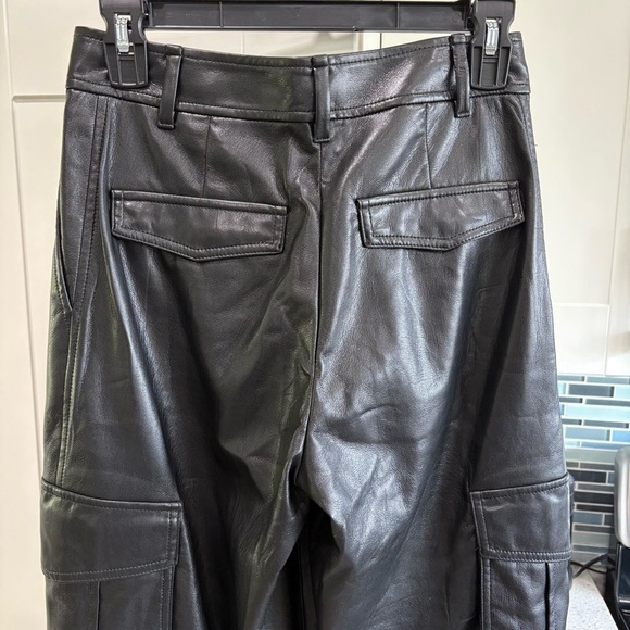 Aritzia Bridger Cargo Pant faux leather - Picture 5 of 8